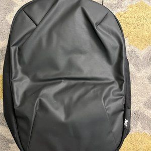 LNWOT Aer Day Pack 2